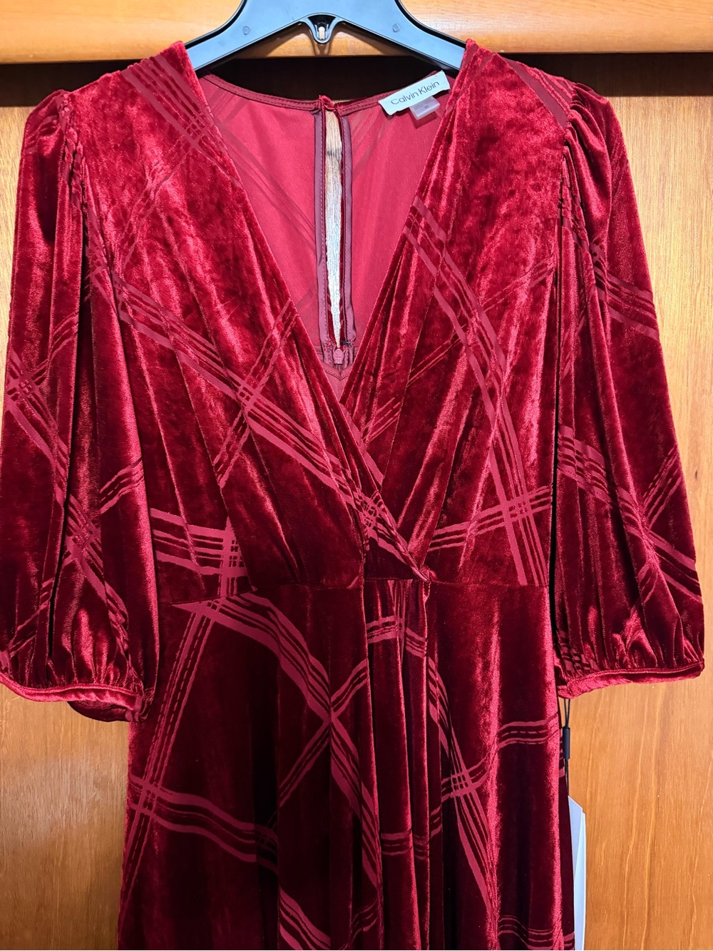 Calvin Klein Burgundy Velvet Wrap Midi Dress NWT size 10 - Picture 3 of 9